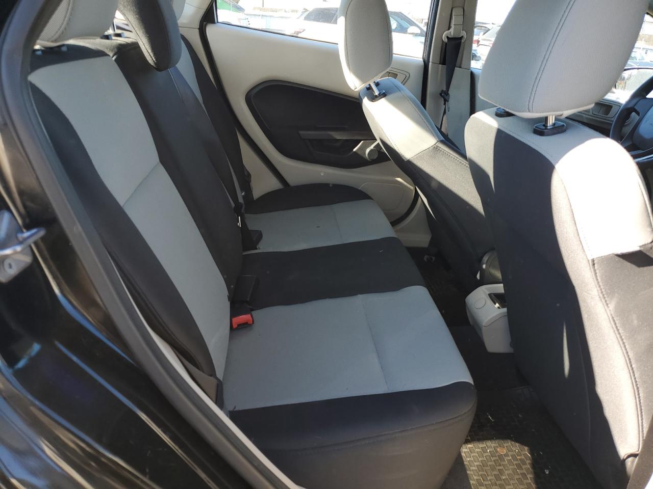 2011 Ford Fiesta S VIN: 3FADP4AJXBM169833 Lot: 89720485