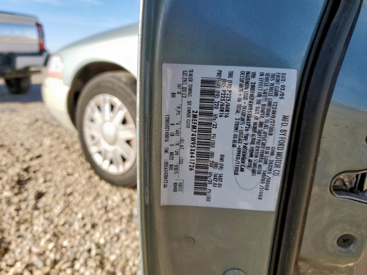 2005 Mercury Grand Marquis Gs VIN: 2MEFM74W95X641726 Lot: 92007485