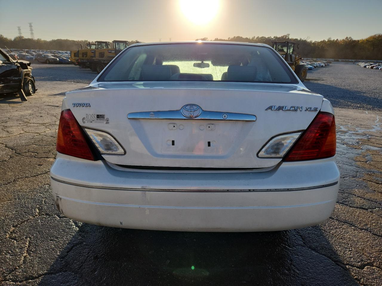 2000 Toyota Avalon Xl VIN: 4T1BF28B1YU081566 Lot: 92681145