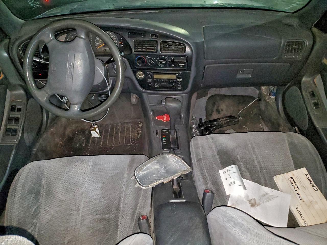 1994 Toyota Camry Le VIN: 4T1SK12E4RU362643 Lot: 95015095