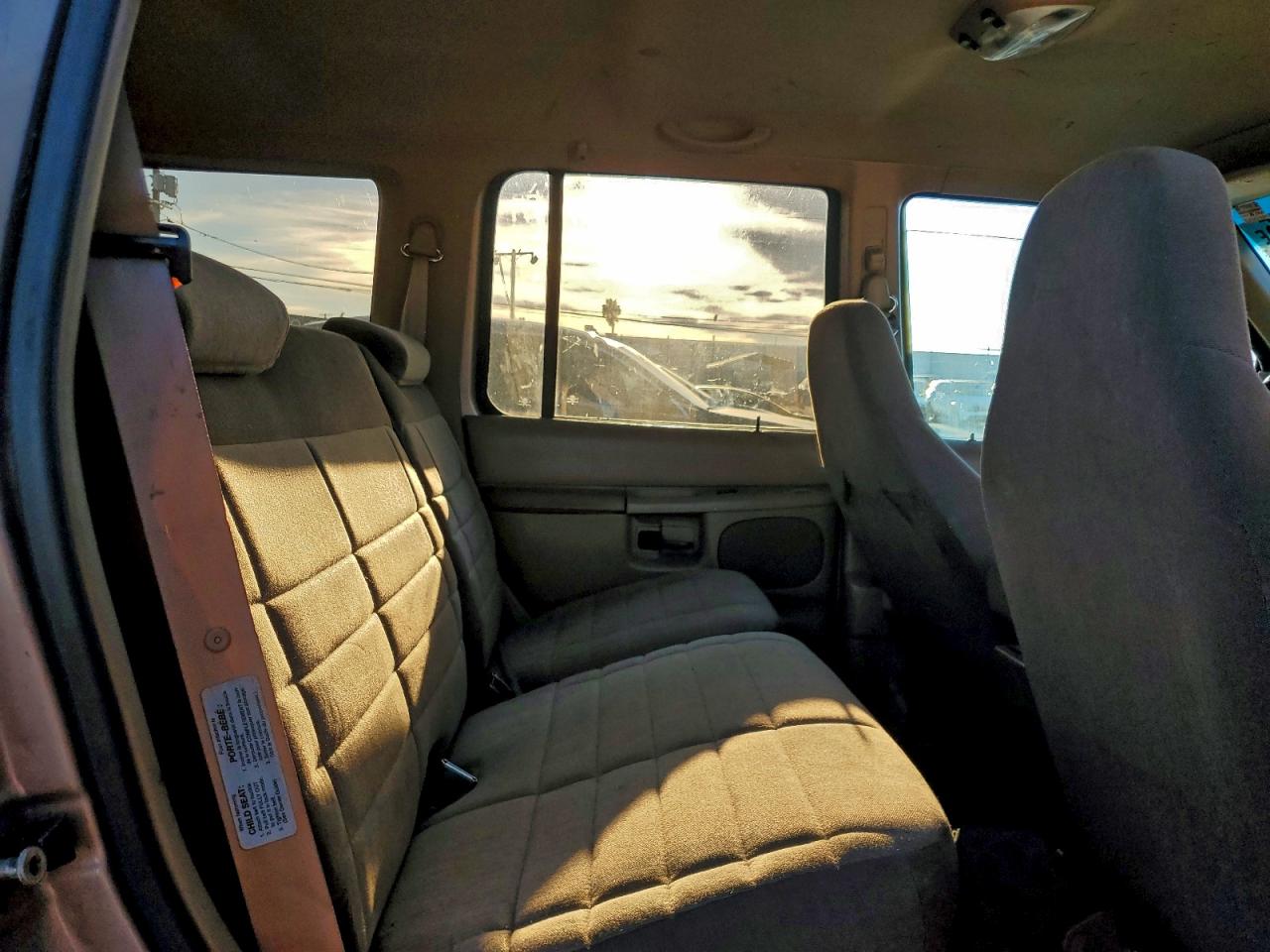 1996 Ford Explorer VIN: 1FMDU32X6TUB23926 Lot: 93786055