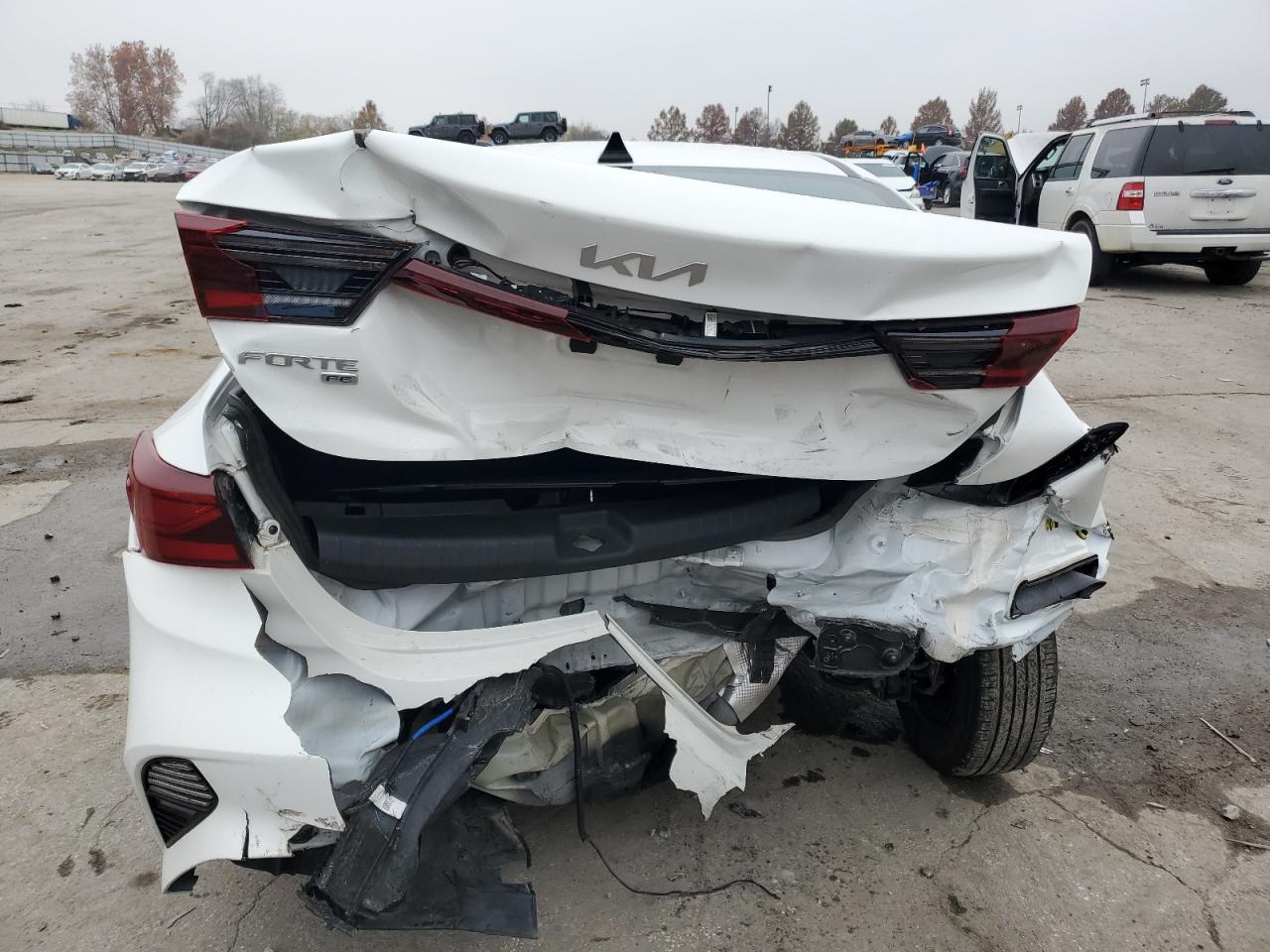 2024 Kia Forte Lx VIN: 3KPF24AD7RE824157 Lot: 93205285