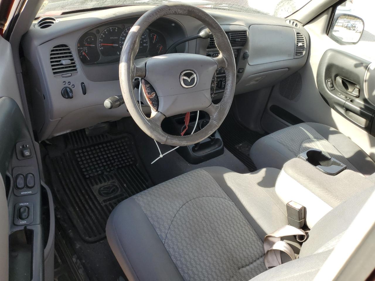 2002 Mazda B3000 VIN: 4F4YR12U32TM11903 Lot: 92350495