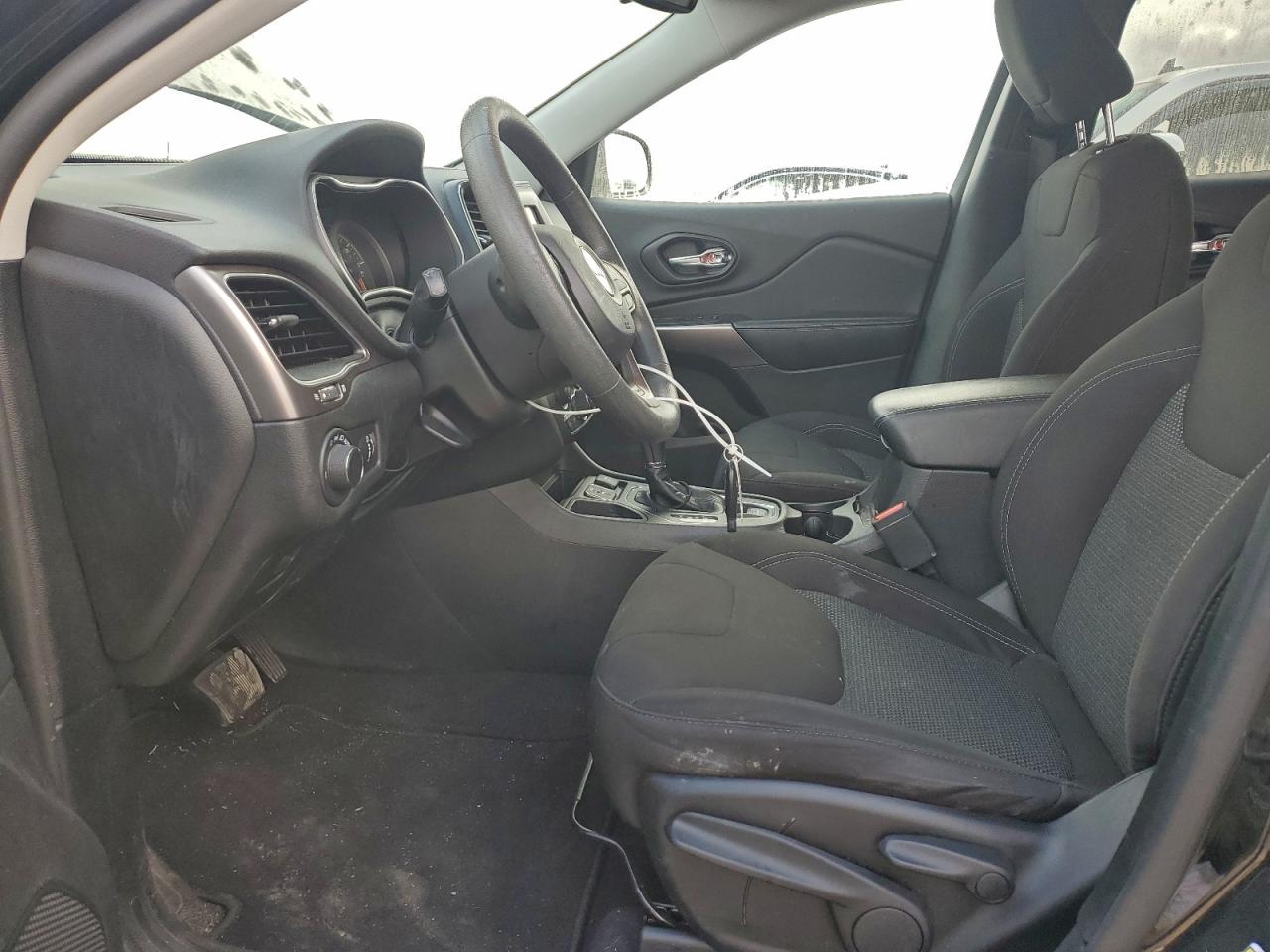 2021 Jeep Cherokee Latitude VIN: 1C4PJLCB4MD136883 Lot: 93519705