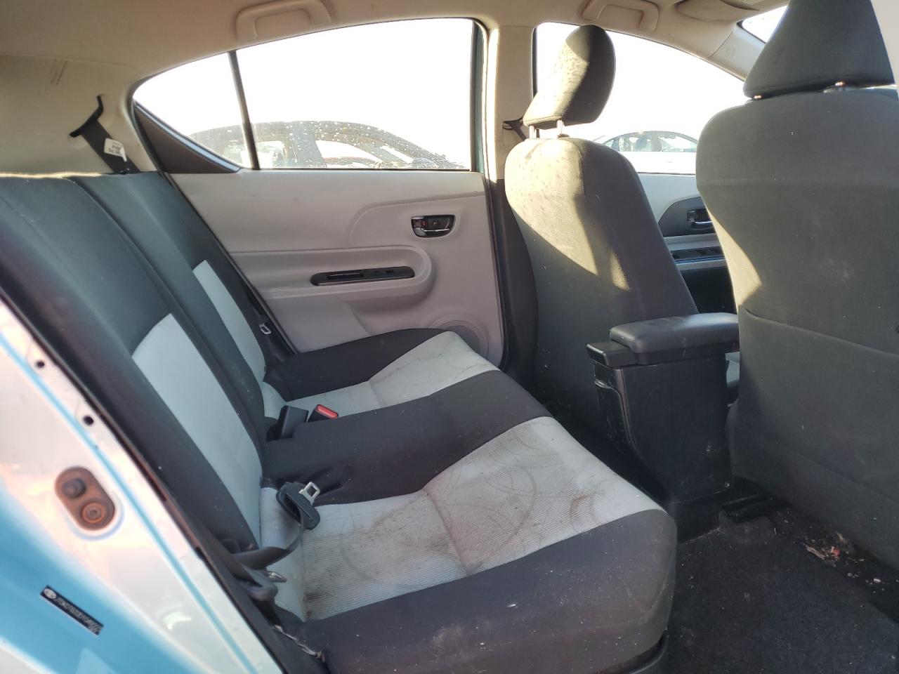 2013 Toyota Prius C VIN: JTDKDTB32D1049223 Lot: 93688745