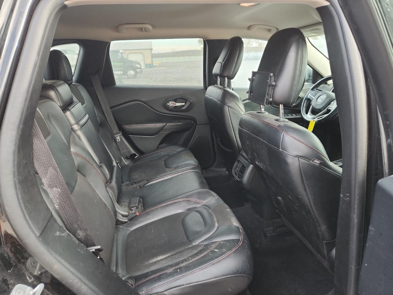 2015 Jeep Cherokee Trailhawk VIN: 1C4PJMBS1FW551920 Lot: 92409745