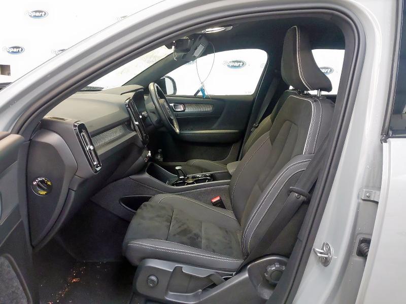 2024 VOLVO XC40 2.0 B3P PLUS DARK 5DR AUTO