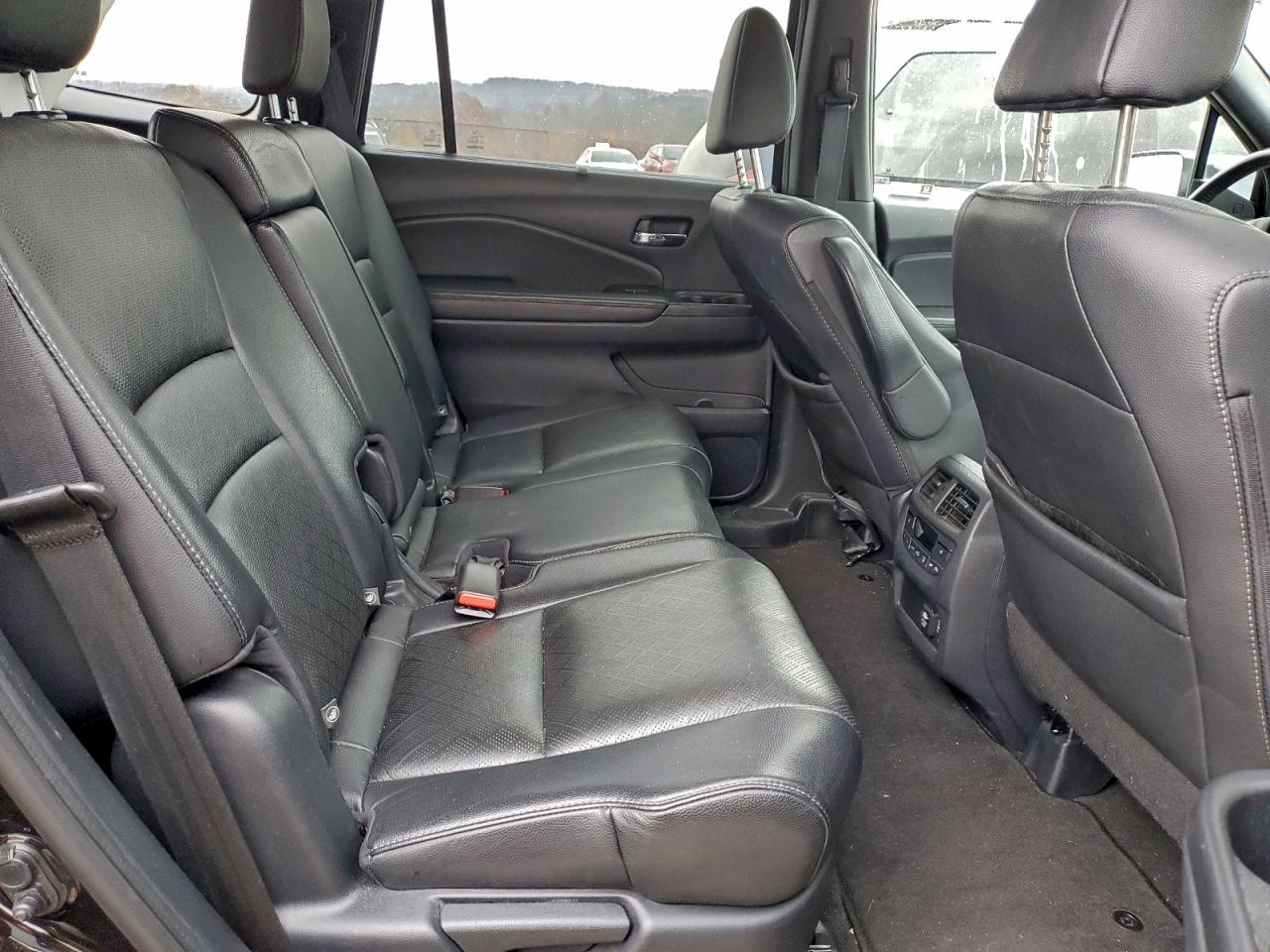 2019 Honda Passport Touring VIN: 5FNYF8H96KB030367 Lot: 93397315