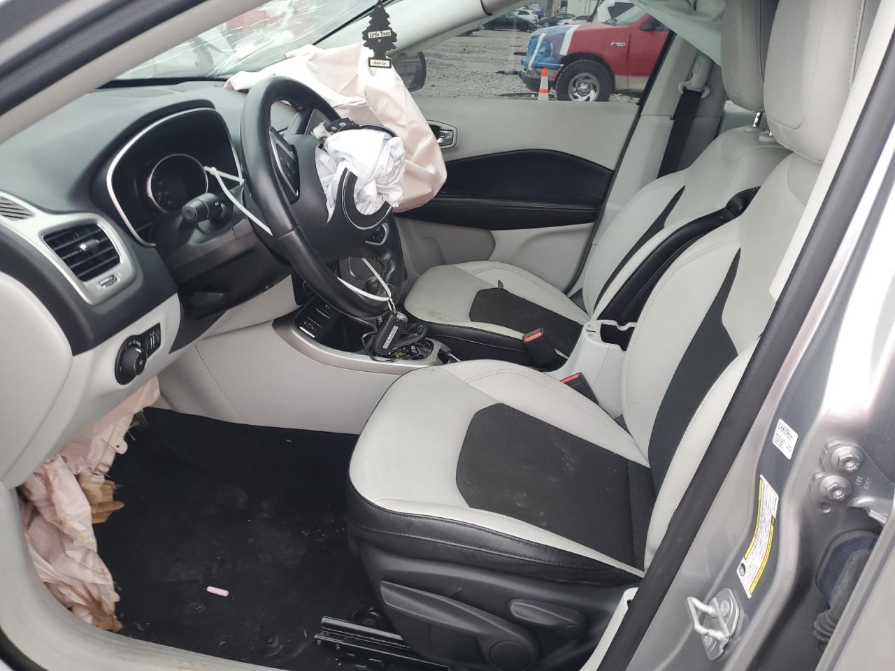 2019 Jeep Compass Latitude VIN: 3C4NJCBB5KT743360 Lot: 91930825