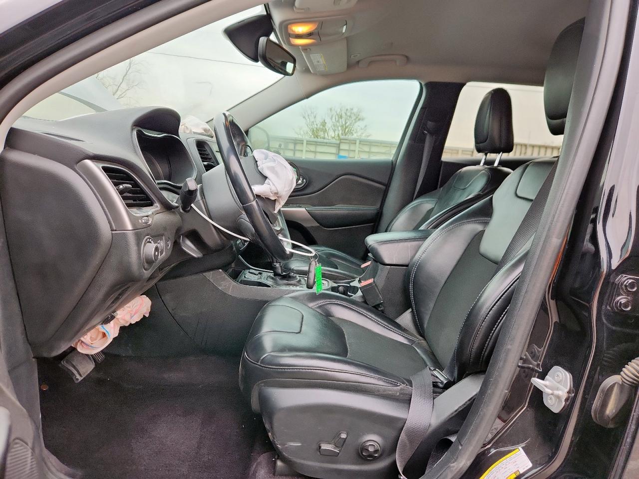 2019 Jeep Cherokee Latitude Plus VIN: 1C4PJLLN8KD119477 Lot: 93457405