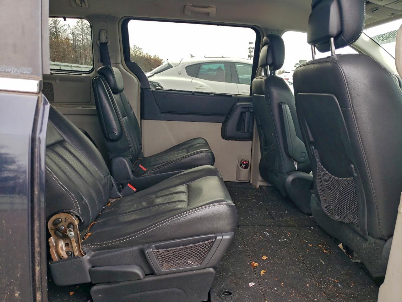 2011 Chrysler Town & Country Touring Plus VIN: 2A4RR8D16AR423939 Lot: 94296485