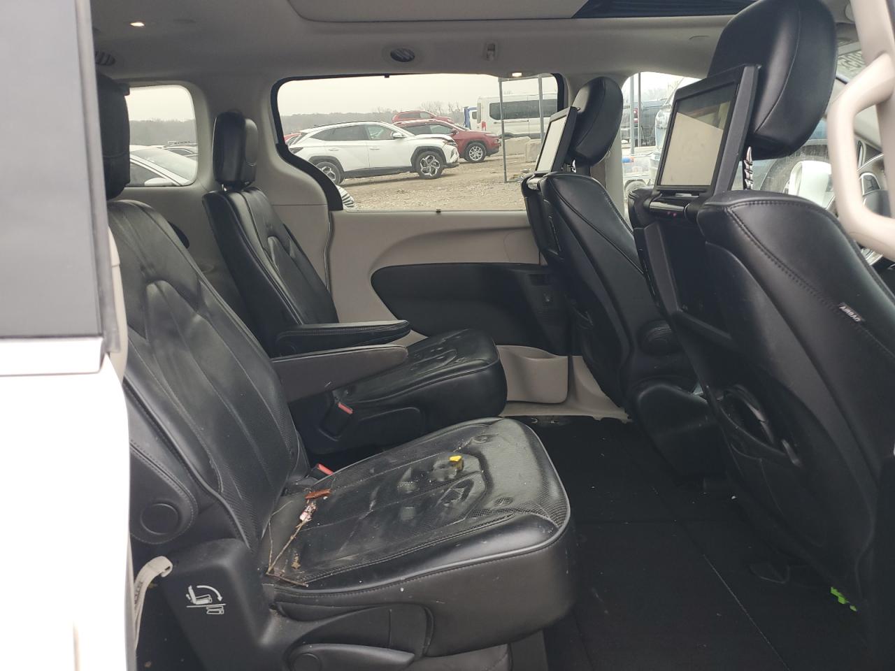 2017 Chrysler Pacifica Limited VIN: 2C4RC1GG2HR754462 Lot: 93881805