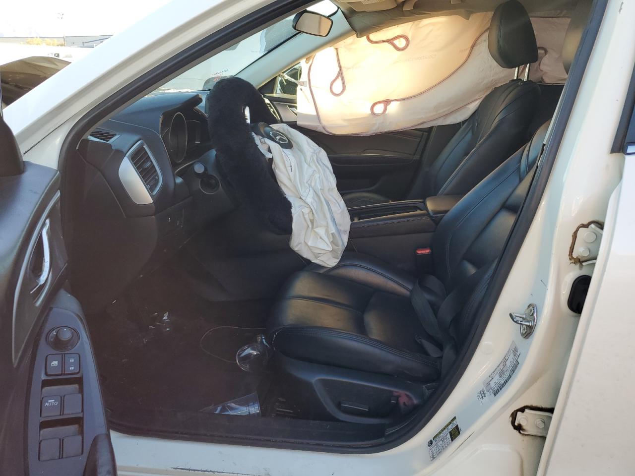 2018 Mazda 3 Touring VIN: 276961 Lot: 92355415