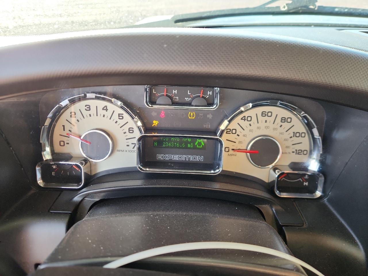 2011 Ford Expedition Limited VIN: 1FMJU2A55BEF05709 Lot: 92227375