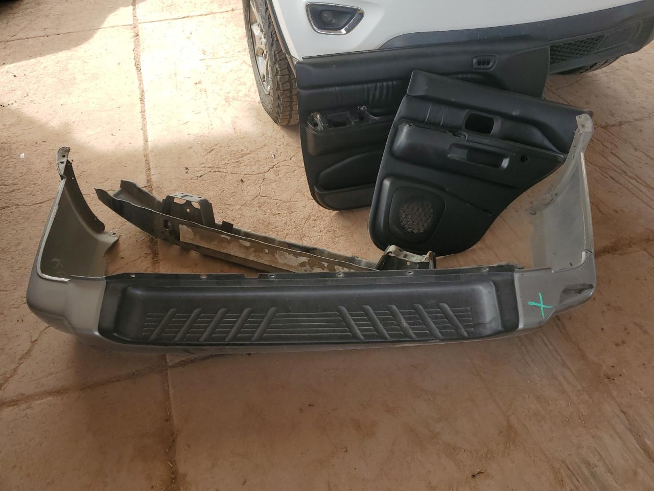 2001 Infiniti Qx4 VIN: JNRDR07Y31W102555 Lot: 90851425