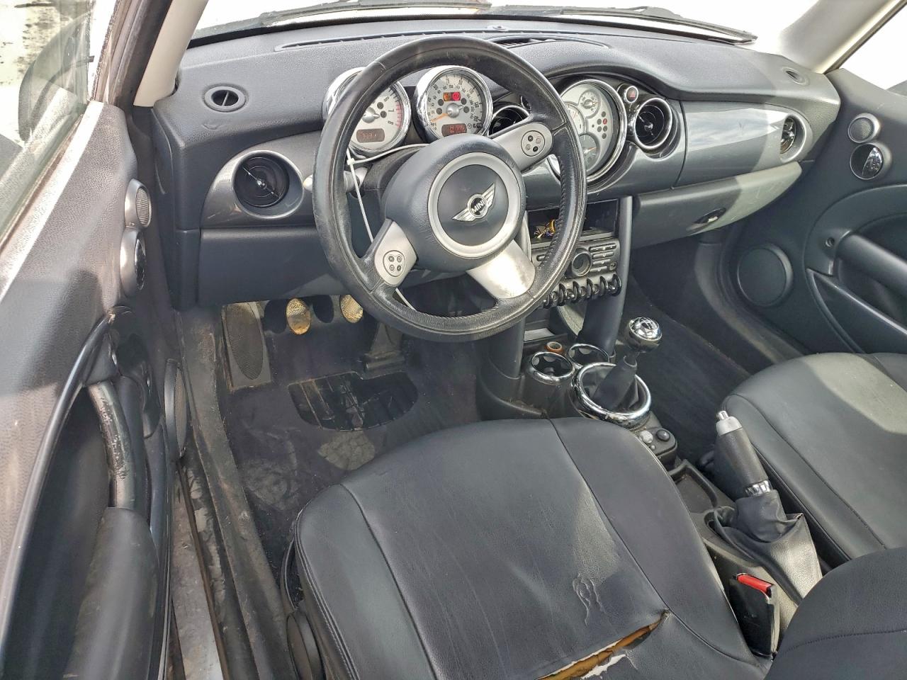 2005 Mini Cooper VIN: WMWRC33425TC58749 Lot: 94270915