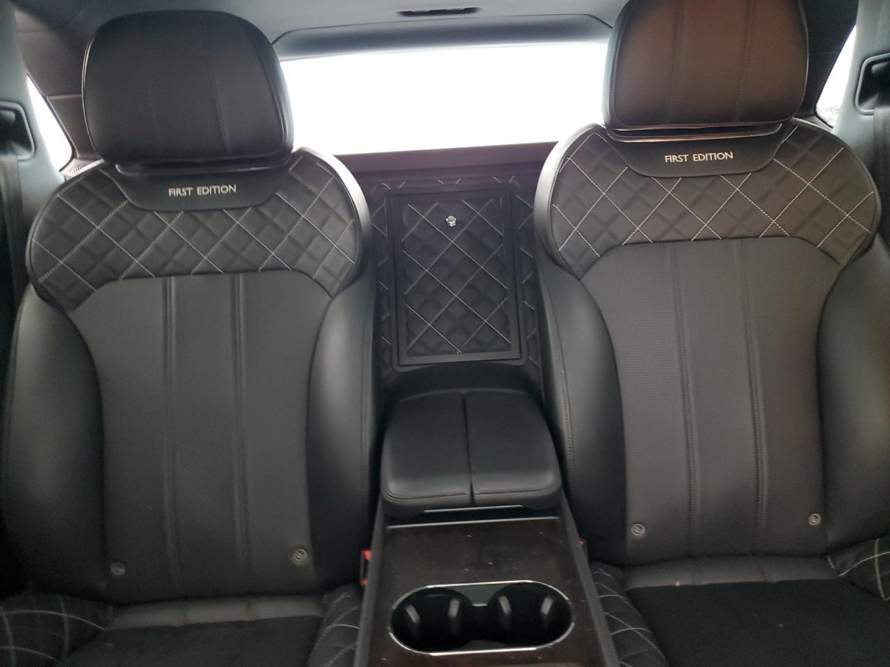 2017 Bentley Bentayga VIN: SJAAC2ZV0HC013011 Lot: 92514235