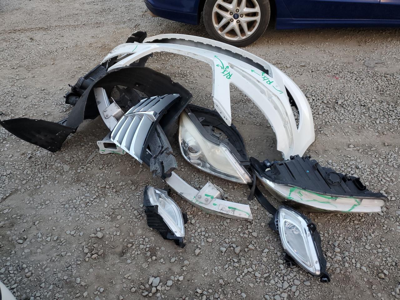 2012 Hyundai Genesis 3.8L VIN: KMHGC4DD2CU152607 Lot: 92529225