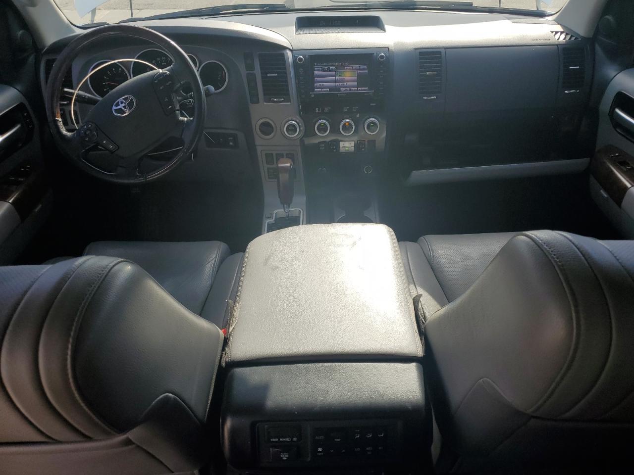 2010 Toyota Sequoia Platinum VIN: 5TDDW5G14AS030922 Lot: 91097235