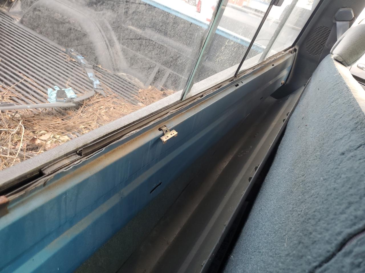 1993 Chevrolet Gmt-400 K1500 VIN: 1GCEK14KXPZ113722 Lot: 93718305