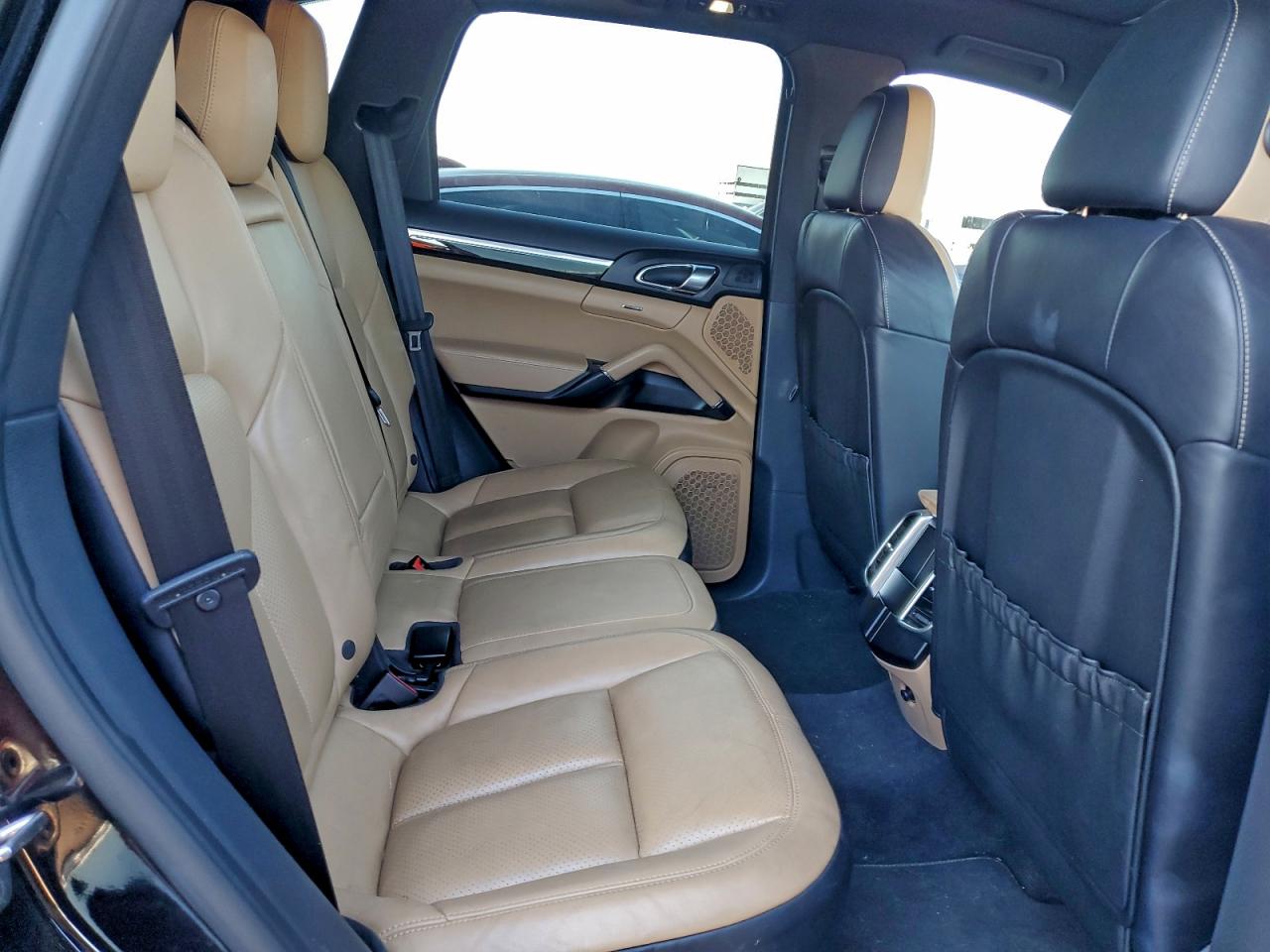 2016 Porsche Cayenne VIN: WP1AA2A25GLA11015 Lot: 94336835