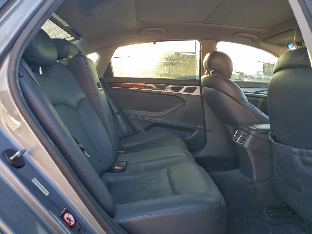 2015 Hyundai Genesis 3.8L VIN: KMHGN4JE4FU018810 Lot: 93887965