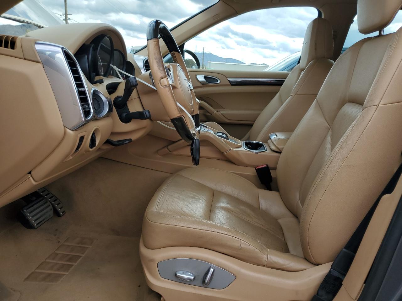 2012 Porsche Cayenne S VIN: WP1AB2A25CLA43440 Lot: 92736725