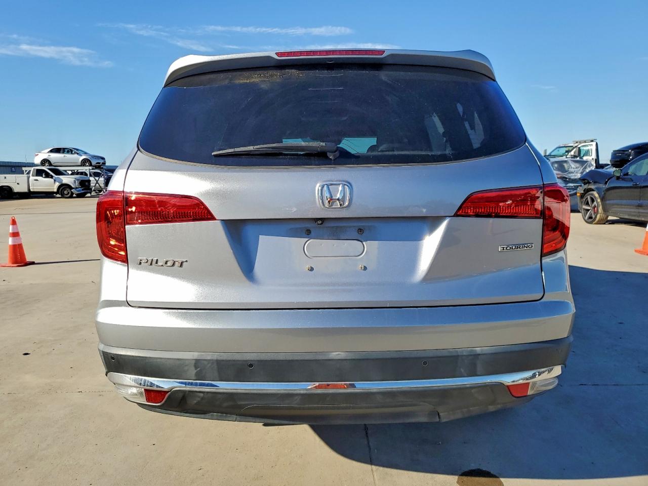 2018 Honda Pilot Touring VIN: 5FNYF5H93JB020456 Lot: 94380695