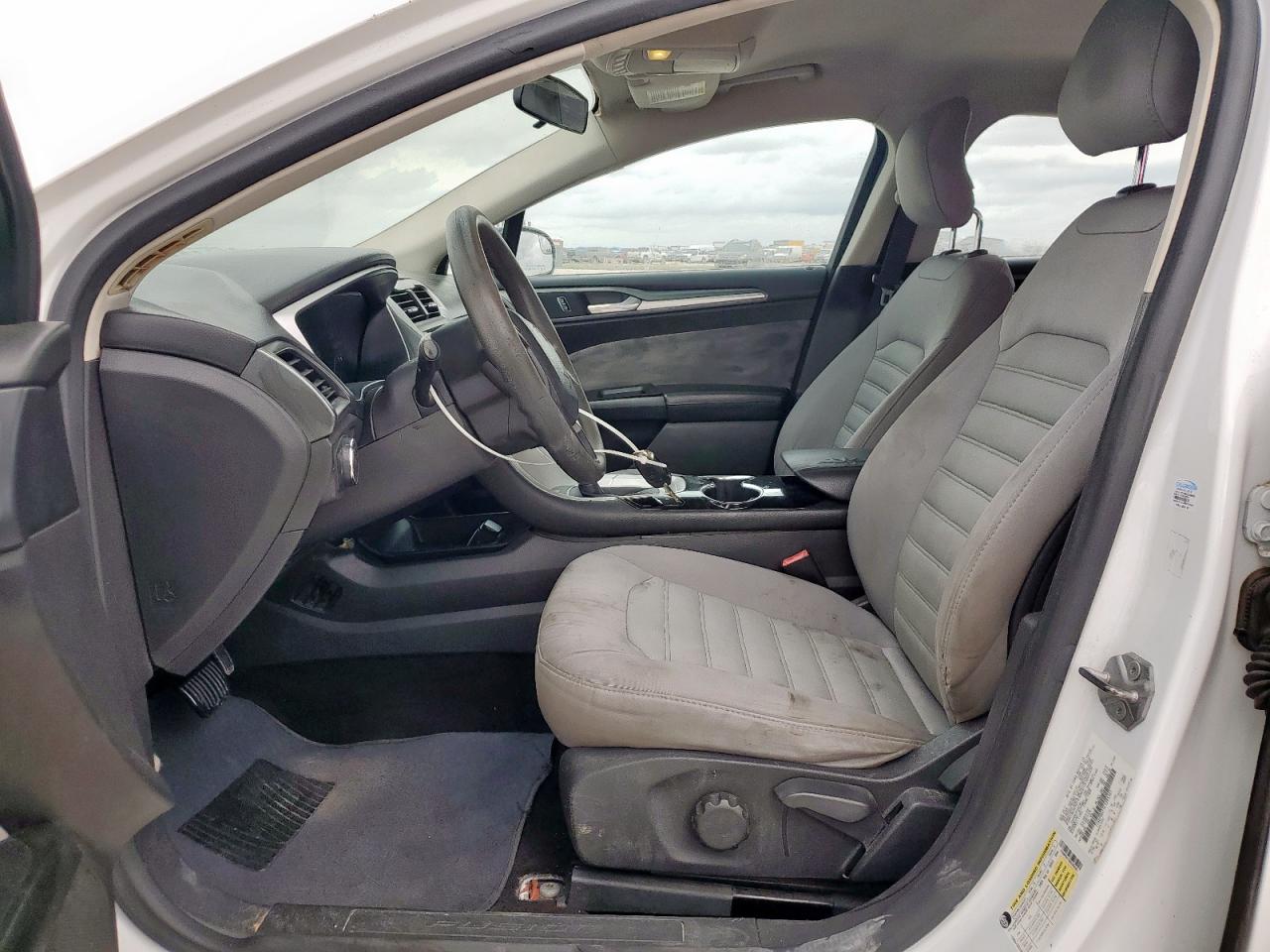 2014 Ford Fusion S VIN: 1FA6P0G75E5395561 Lot: 93740275