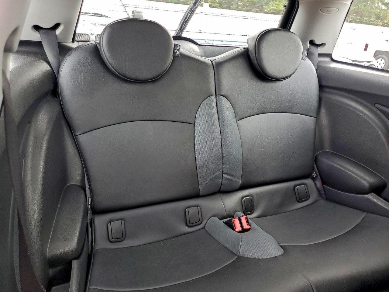 2009 Mini Cooper VIN: WMWMF33599TW73306 Lot: 93346345