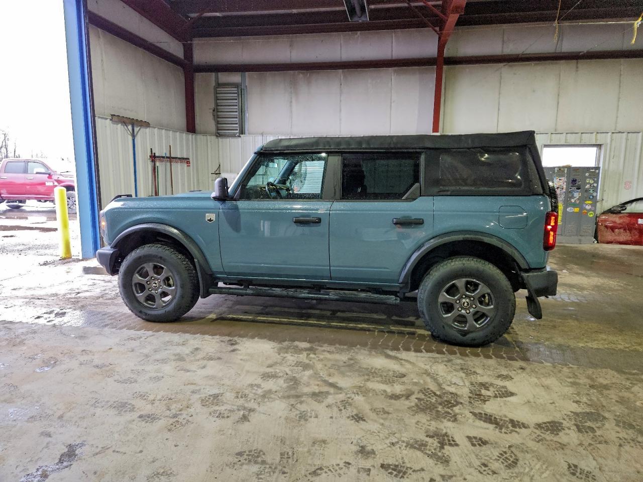 2022 Ford Bronco Base VIN: 1FMDE5BH9NLA86879 Lot: 94861285