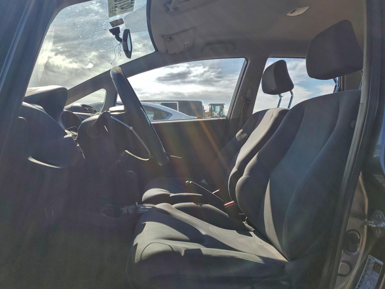 2013 Honda Fit VIN: JHMGE8H33DC081706 Lot: 92766195