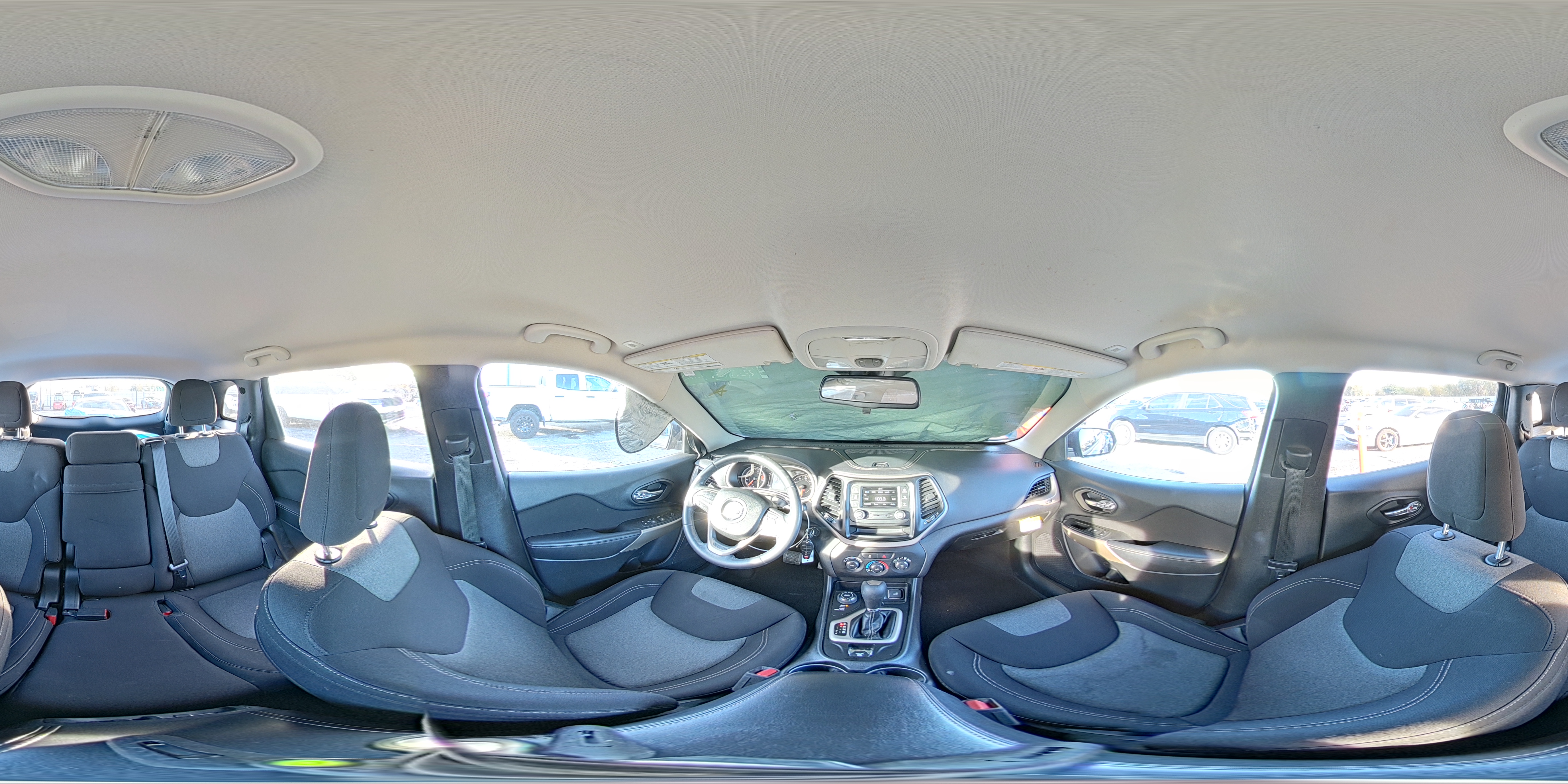 2018 Jeep Cherokee Latitude VIN: 1C4PJMCB8JD569947 Lot: 93339015