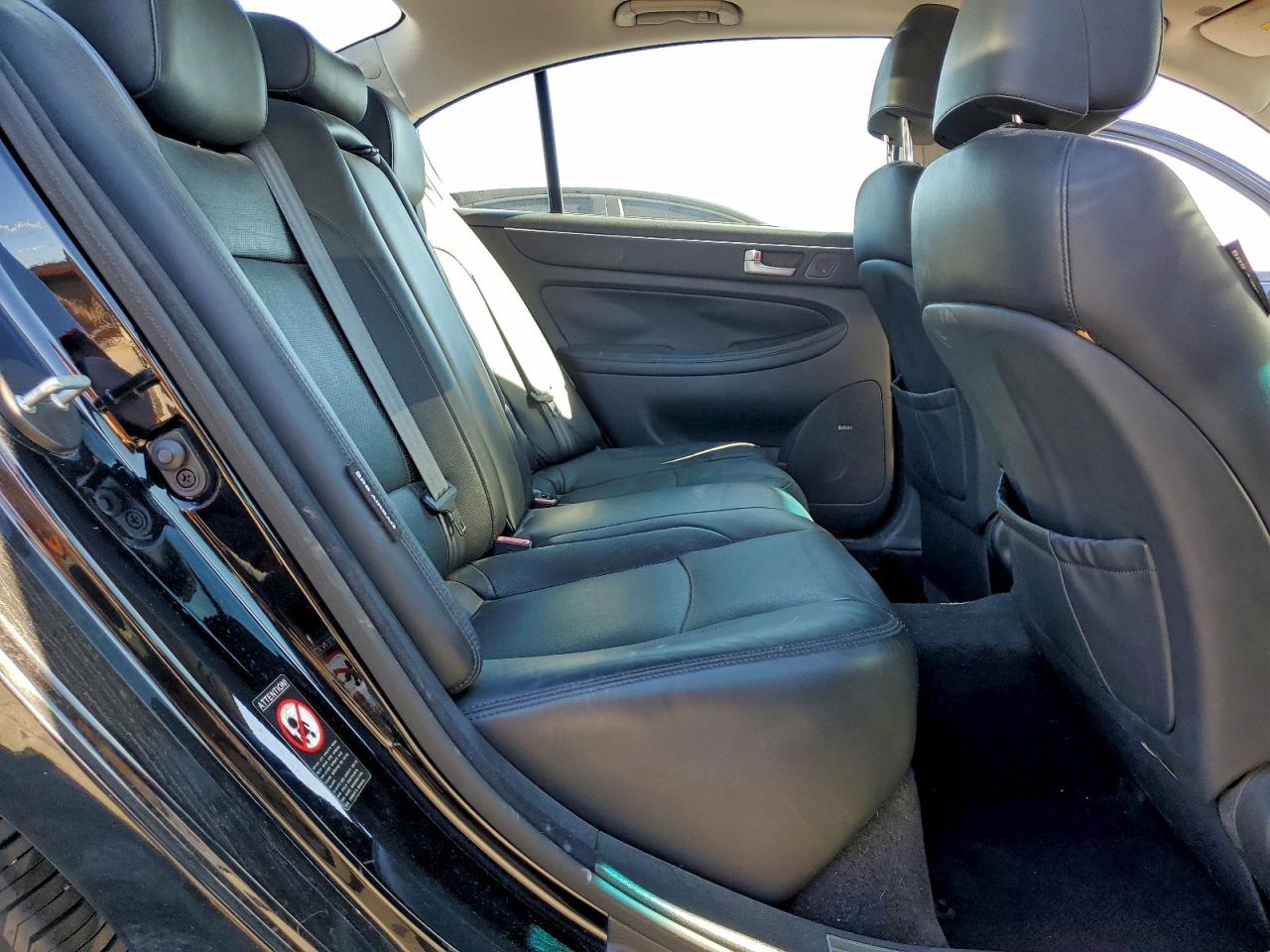 2013 Hyundai Genesis 3.8L VIN: KMHGC4DD7DU249027 Lot: 93967305