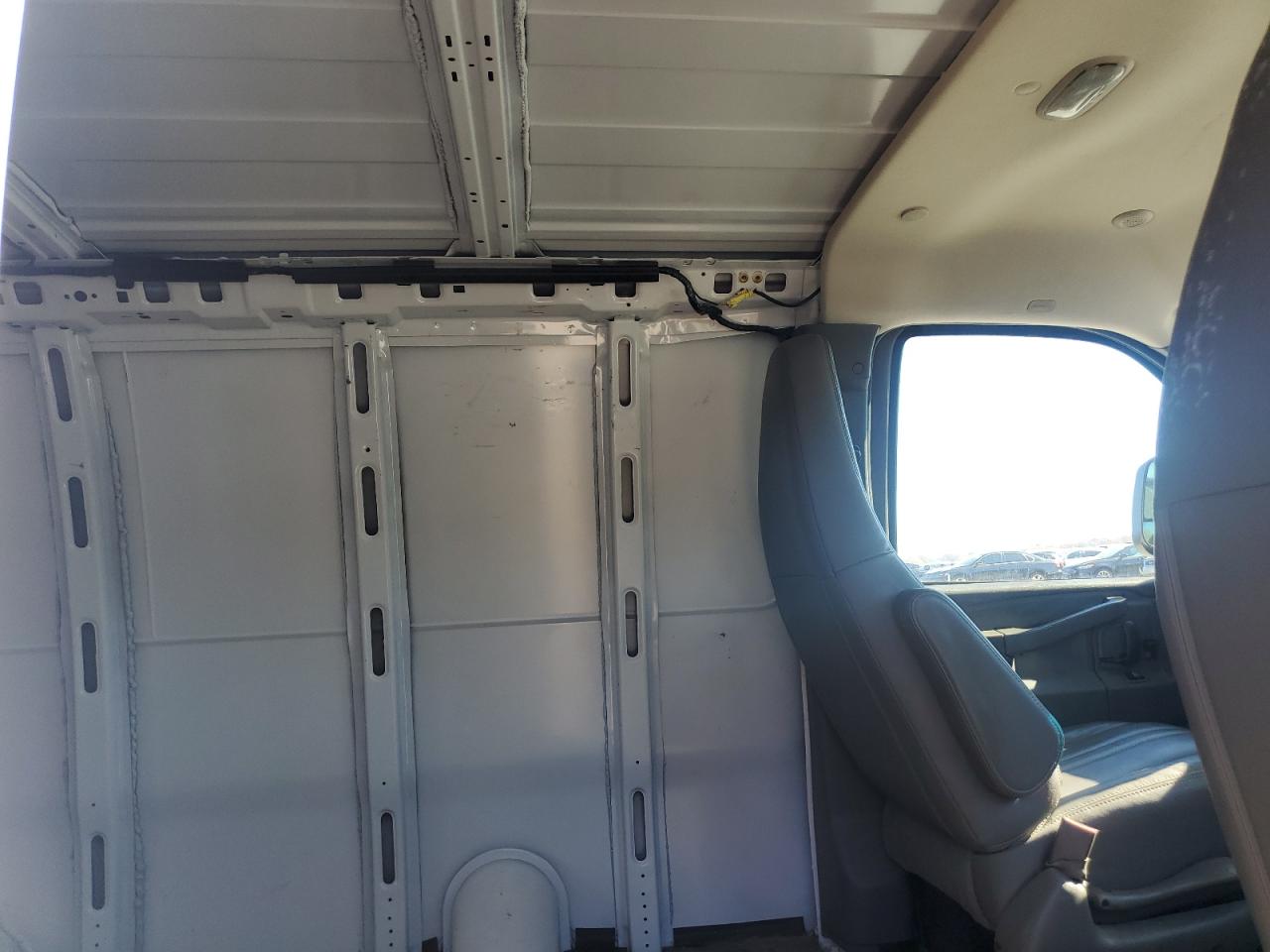 2020 Chevrolet Express G2500 VIN: 1GCWGAFG8L1141381 Lot: 90444895