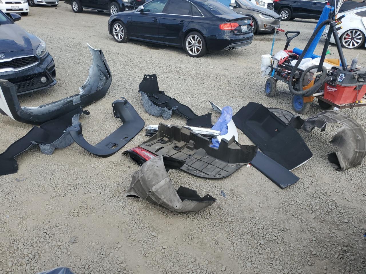 2018 Honda Clarity Touring VIN: JHMZC5F35JC022457 Lot: 91886745