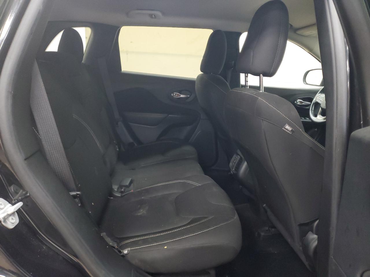 2016 Jeep Cherokee Latitude VIN: 1C4PJMCS6GW282801 Lot: 90937765