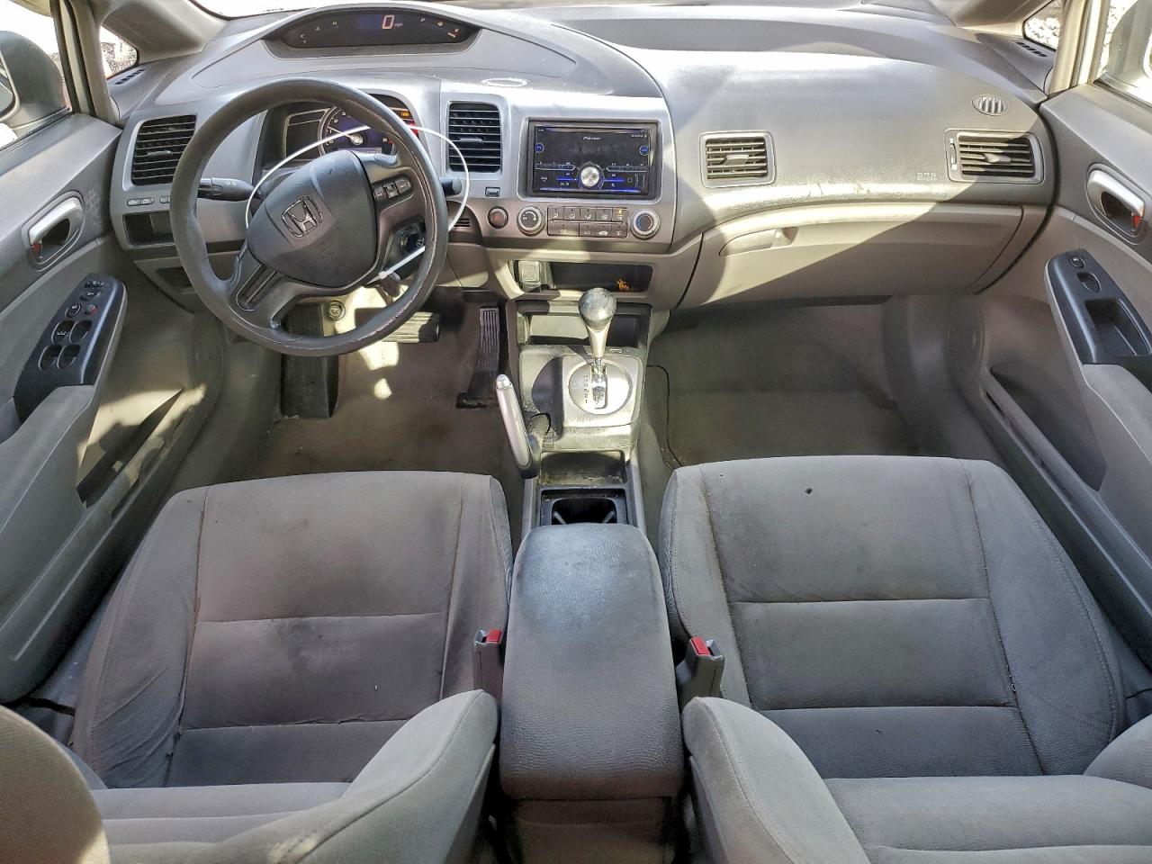 2008 Honda Civic Lx VIN: 1HGFA165X8L015746 Lot: 92501745