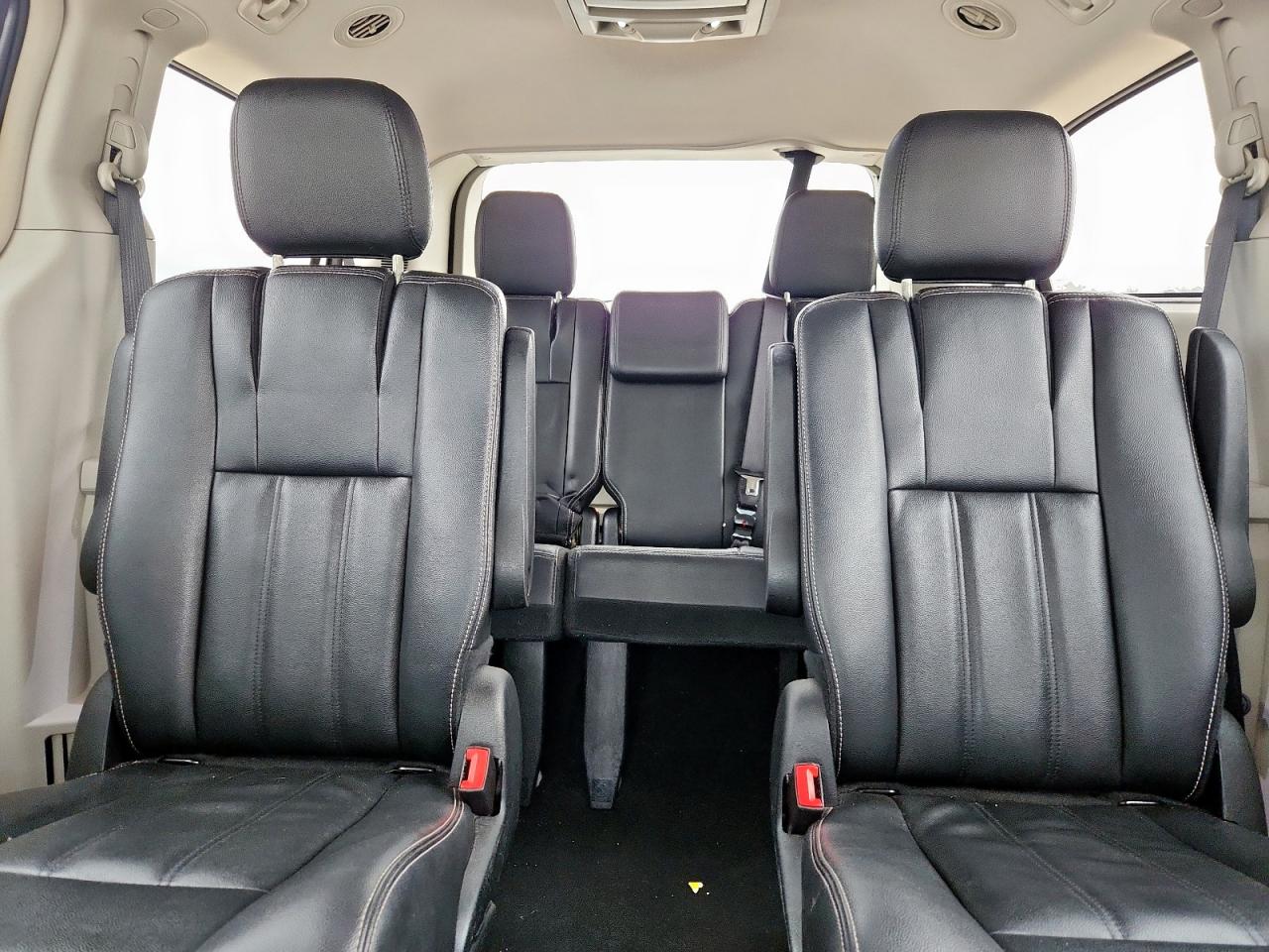 2016 Chrysler Town & Country Touring VIN: 2C4RC1BG4GR289978 Lot: 93540455