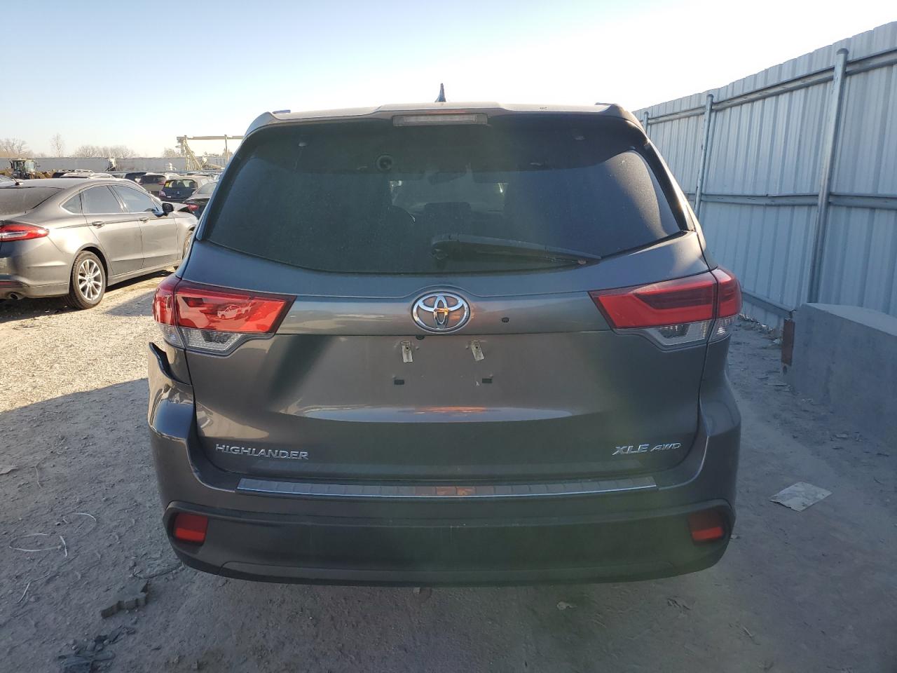 2018 Toyota Highlander Se VIN: 5TDJZRFH6JS854565 Lot: 93206585