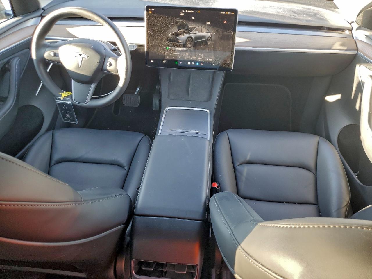 2024 Tesla Model Y VIN: 7SAYGDEE1RF181055 Lot: 94156595