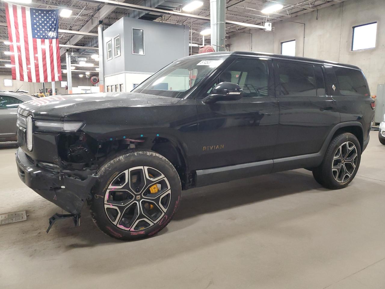 2025 Rivian R1S Premium