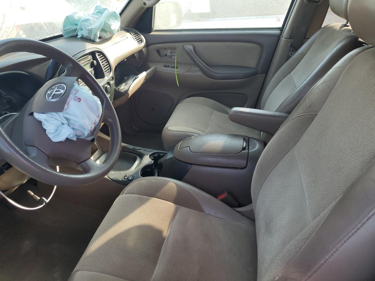 2004 Toyota Sequoia Sr5 VIN: 5TDZT34A64S215033 Lot: 93193325