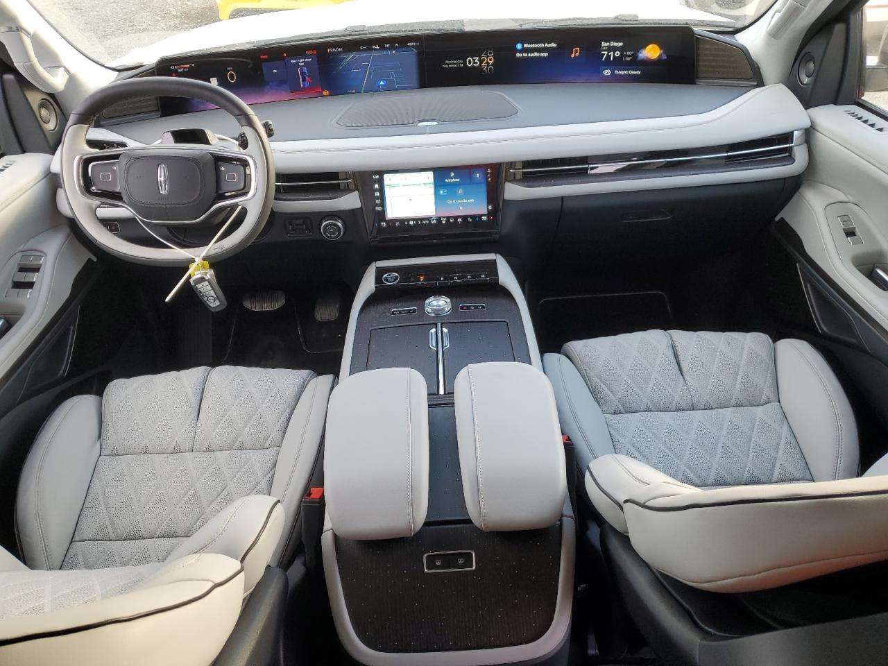 2025 Lincoln Navigator L Black Label VIN: 5LMJJ3TG2SEL09589 Lot: 92270455