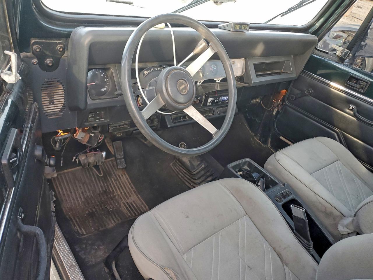 1994 Jeep Wrangler / Yj Se VIN: 1J4FY29S1RP400389 Lot: 81731585