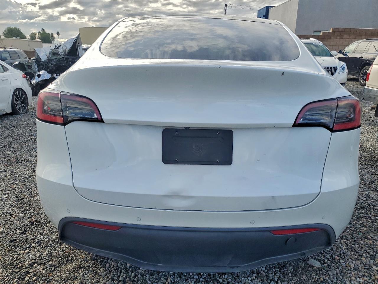 2021 Tesla Model Y VIN: 5YJYGDED0MF107400 Lot: 93468675