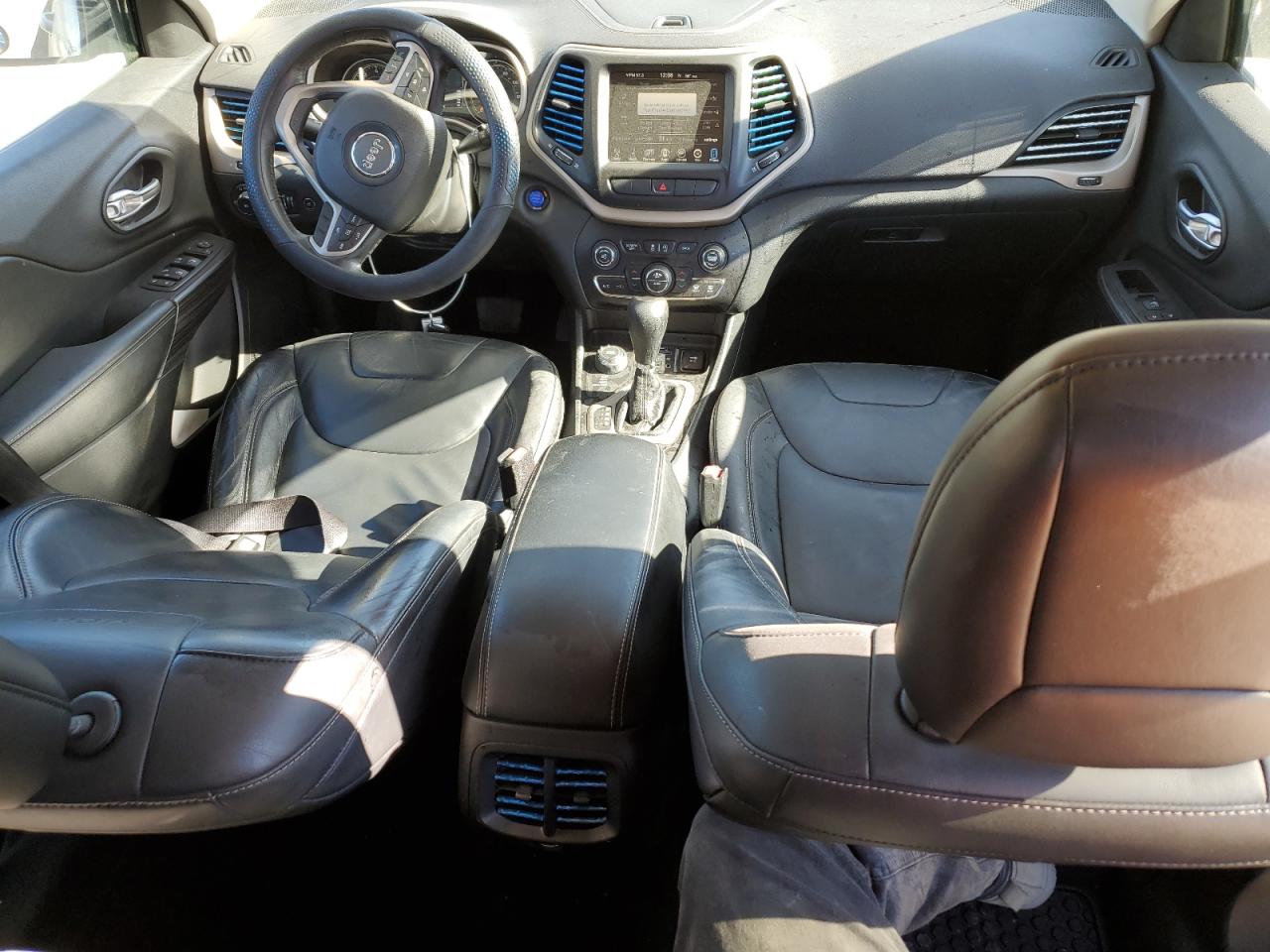 2015 Jeep Cherokee Latitude VIN: 1C4PJMCS4FW583520 Lot: 92861095