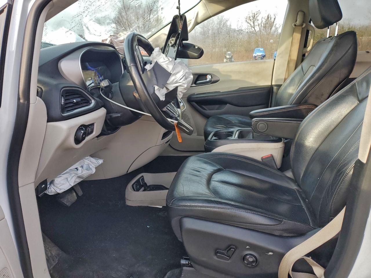 2020 Chrysler Pacifica Touring L VIN: 2C4RC1BG5LR285903 Lot: 93902385