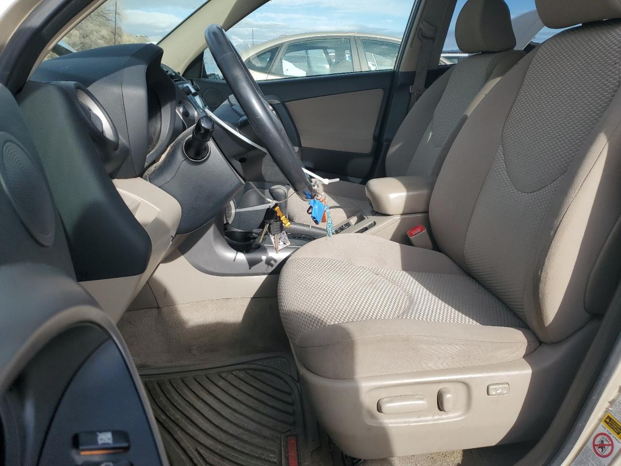 2007 Toyota Rav4 Limited VIN: JTMBK31V075018512 Lot: 92738045