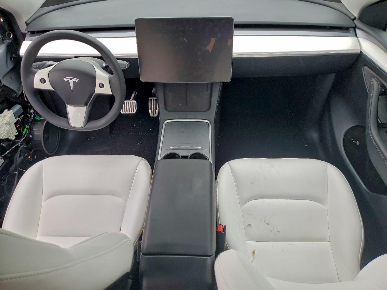 2024 Tesla Model Y VIN: 7SAYGAEE4RF168167 Lot: 93975245
